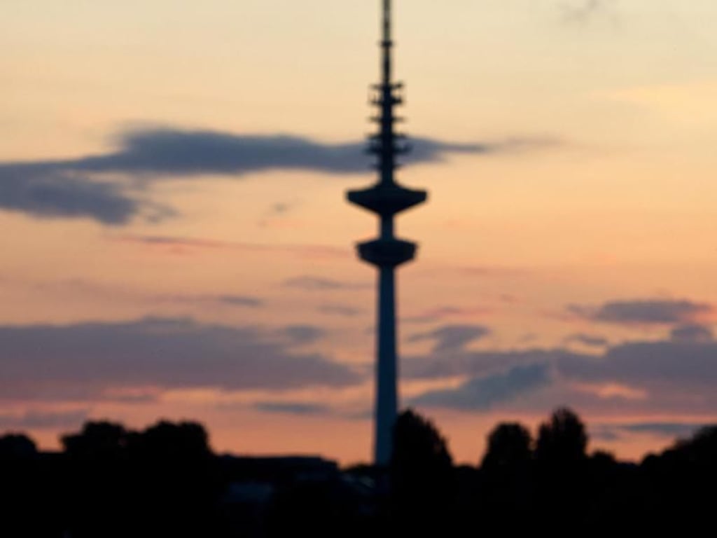 Der Fernsehturm soll wieder zum einstigen Besuchermagneten werden. Seine Renovierung ist beschlossene Sache. Foto: Daniel Bockwoldt