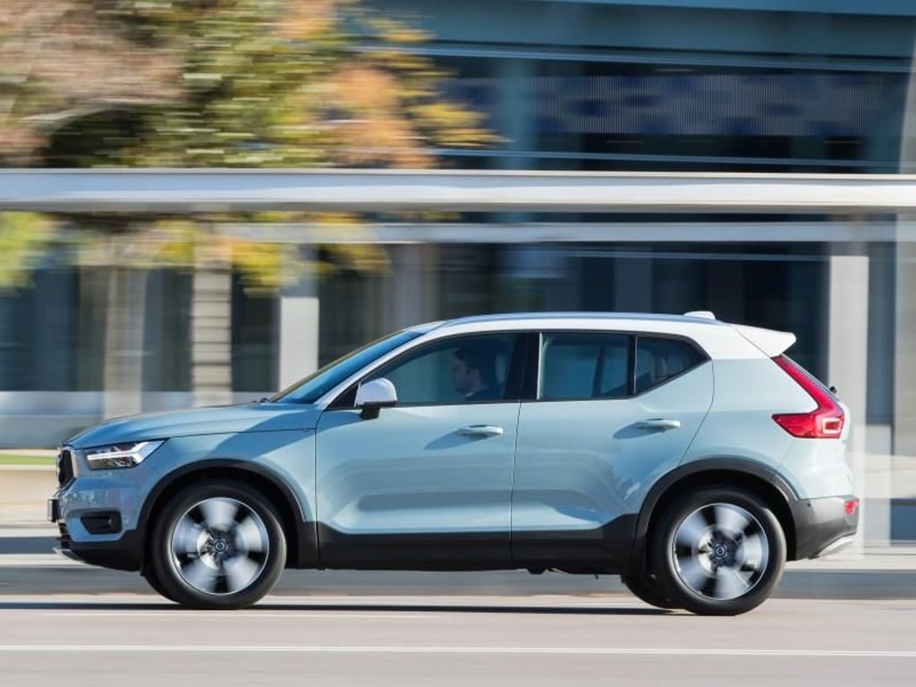 Um eine jüngere Zielgruppe für sich zu gewinnen, setzt Volvo auf ein freches Design. Auf Wunsch gibt es Zweifarb-Lackierungen. Foto: Volvo