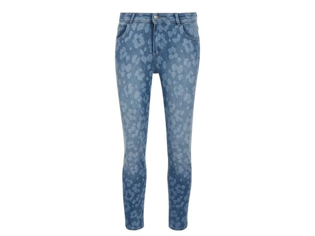 Jeans tragen derzeit gerne Muster. s.Oliver nähert sich dem Moonwashed-Stil an (ca. 70 Euro). Foto: s.Oliver