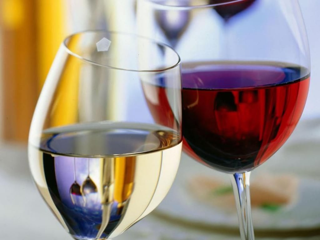 Eine bekannte Rotwein-Cuvée ist die aus Cabernet Sauvignon und Merlot aus Bordeaux - bei Weißweinen gibt es weniger Verschnittvarianten. Foto: Deutsches Weininstitut/www.deutscheweine.de