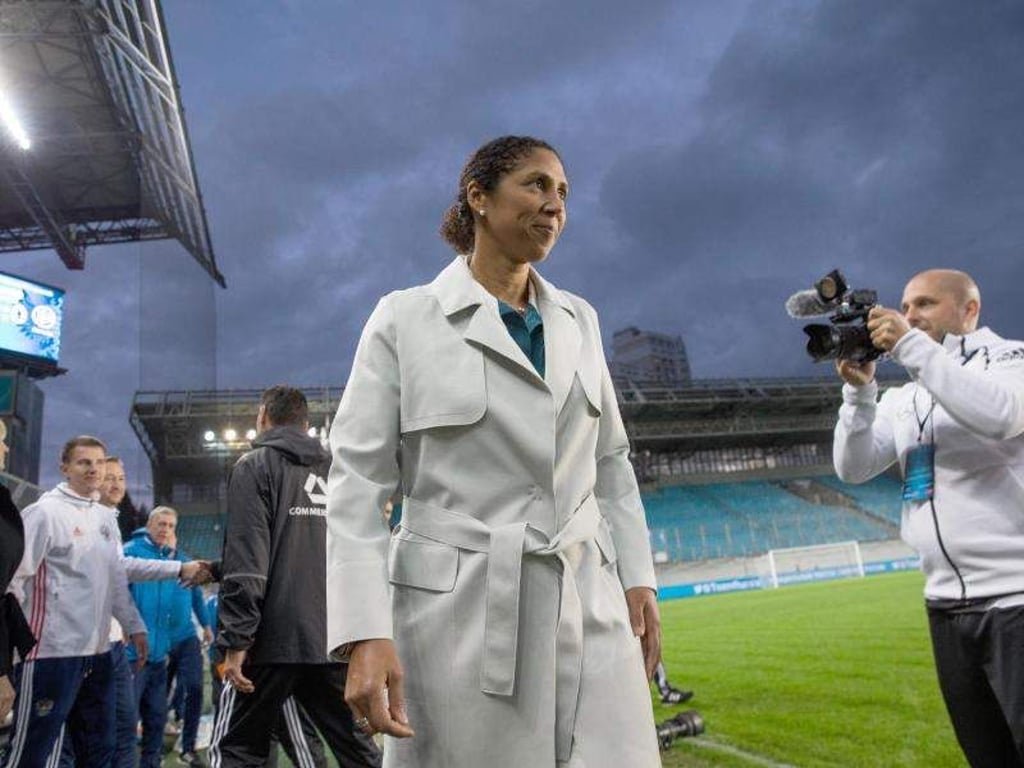Steffi Jones feiert ihr Heimdebüt gegen Österreich. Foto: Jewgeni Feldman