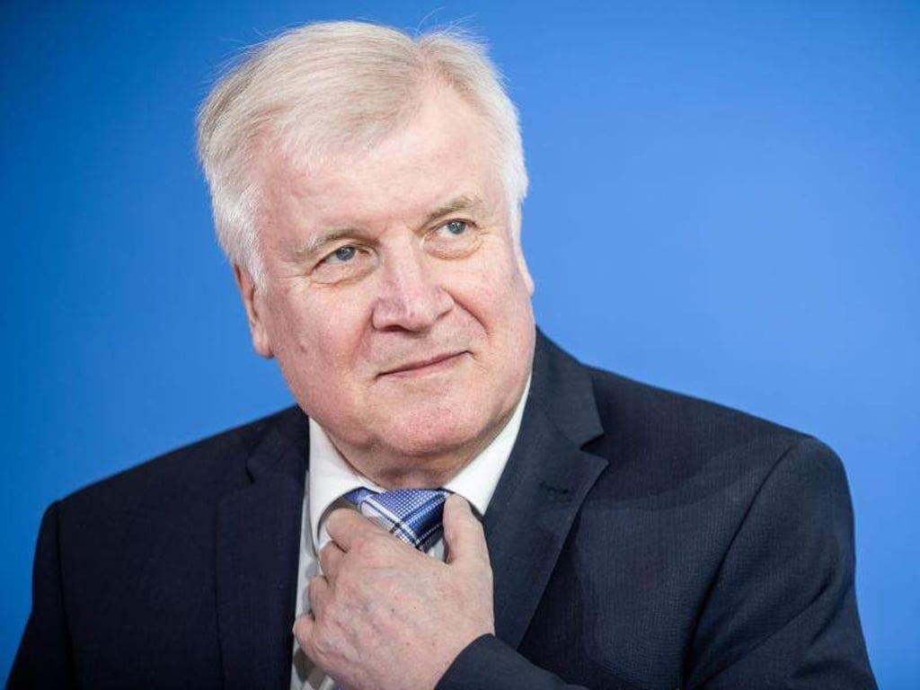 Seehofer unterstützt Idee eines Zentrums «Aufbruch Ost» . Foto: Michael Kappeler/Archivbild