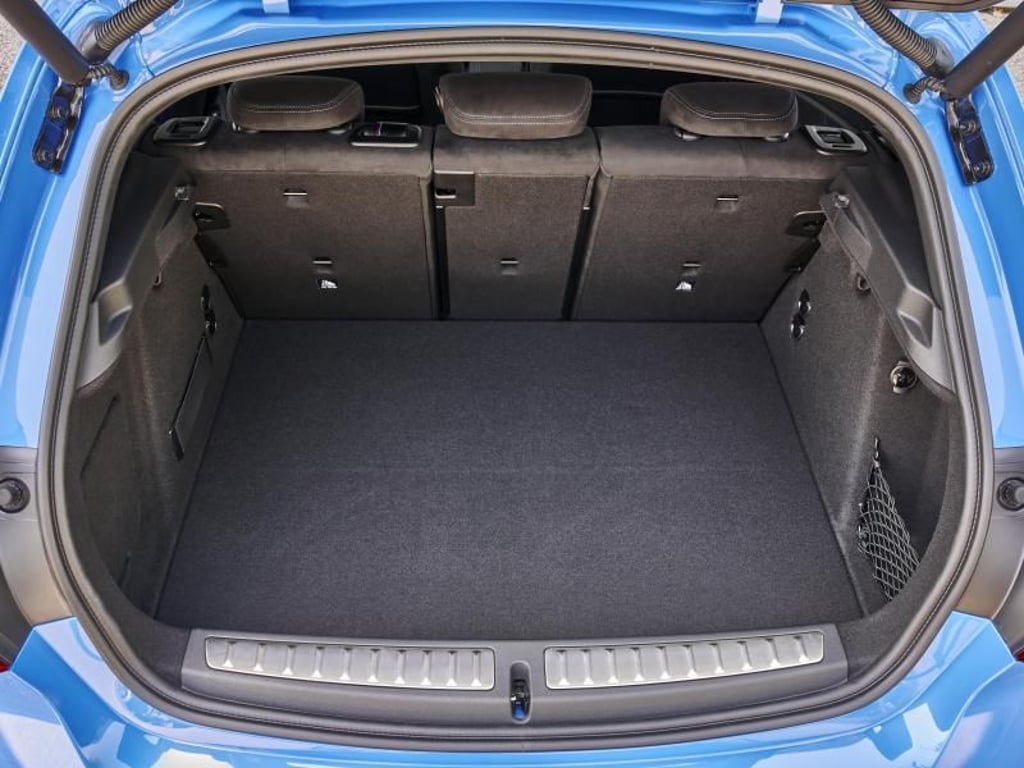 Mehr Platz für Gepäck: Der Kofferraum wächst um 20 auf 380 Liter. Foto: BMW