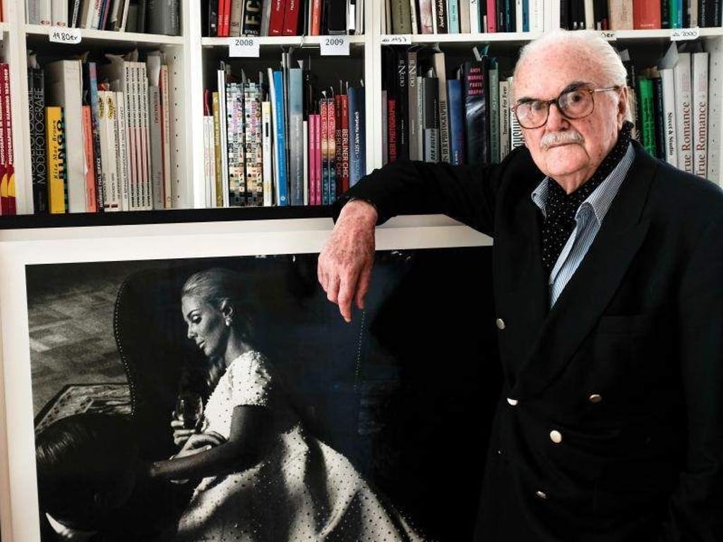 Der Fotograf F. C. Gundlach in seiner Wohnung in Hamburg. Foto: Axel Heimken