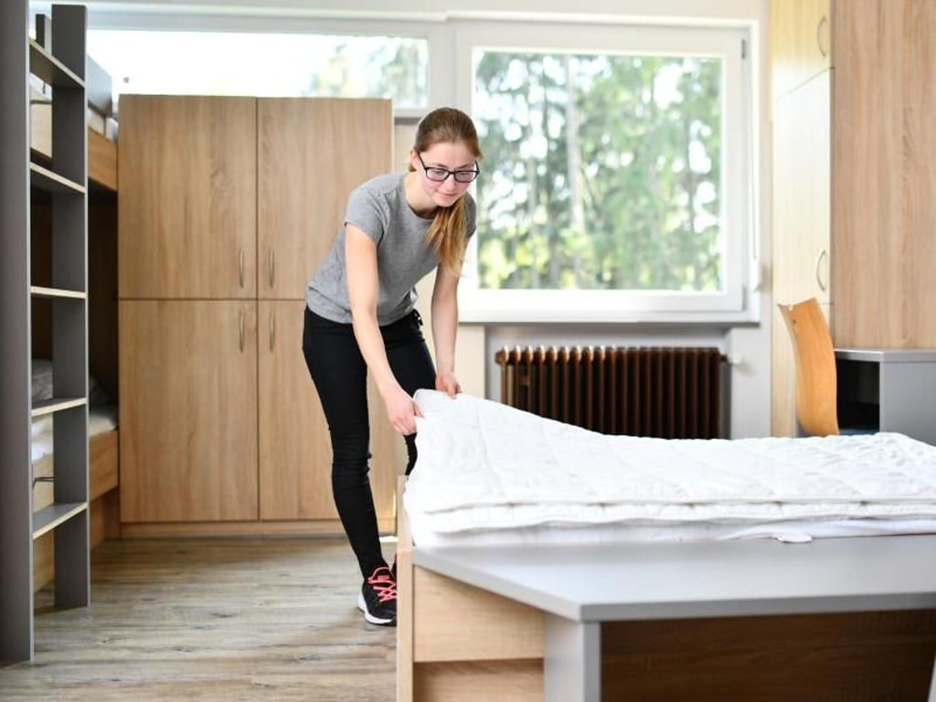 Gemütlichkeit und Geborgenheit: Hauswirtschafterinnen wie Ruth Heizmann sind nicht nur Dienstleister. Eigentlich haben sie sogar eher einen sozialen Beruf, sagen Experten. Foto: Uwe Anspach