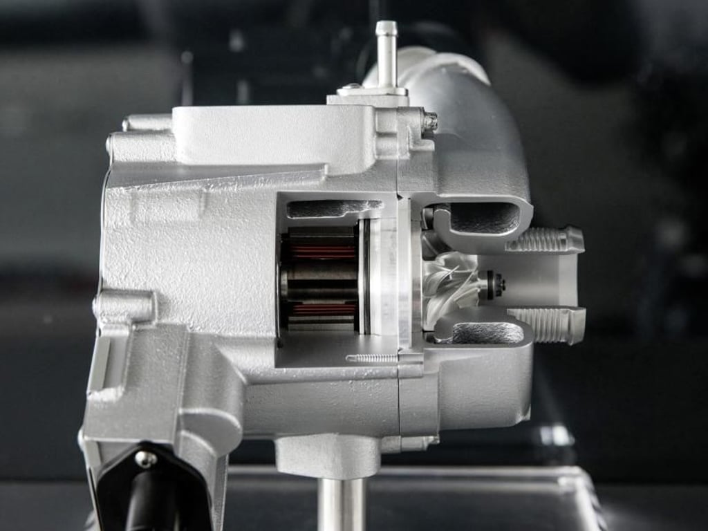 Mit einem elektronischen Verdichter können die Ingenieure von Audi dem Turbo noch schneller auf Touren bringen. Das Turbo-Loch soll so bald der Vergangenheit angehören. Foto: Audi