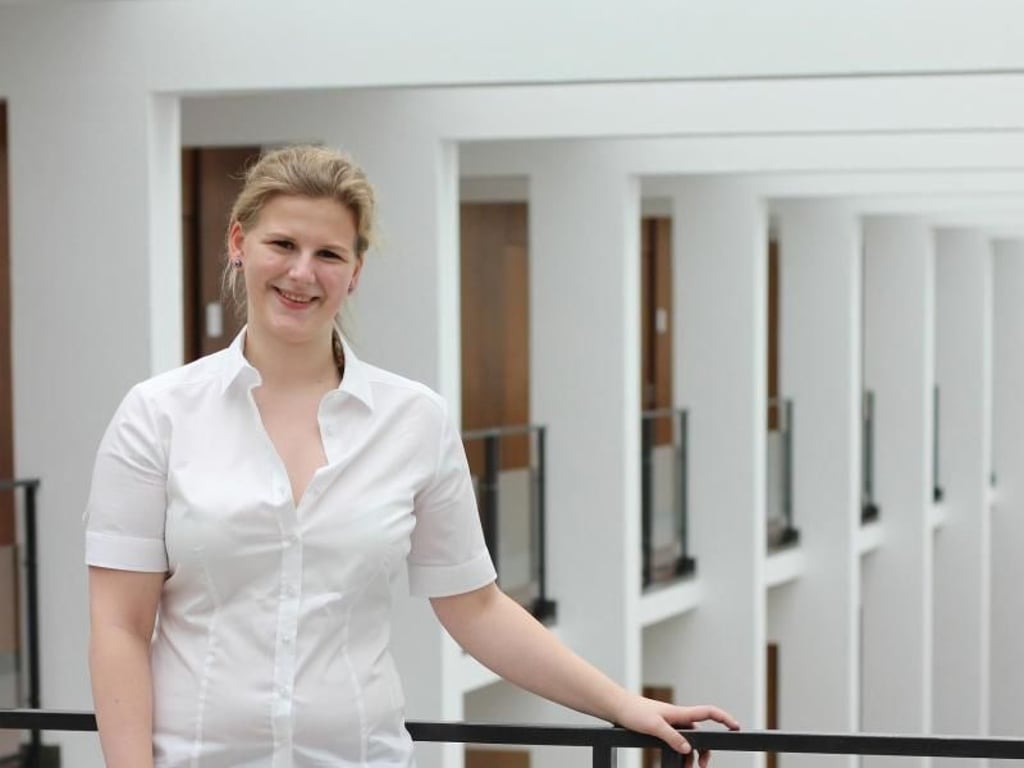 Zum Themendienst-Bericht von Friederike Ebeling vom 28. September 2015: Sechs Prüfungen à fünf Stunden: Die Abschlussprüfung von Marie-Therese Ziereis in Jura hat es in sich. Sie macht ihr Examen an der Ludwig-Maximilians-Universität München. Foto: Friederike Ebeling