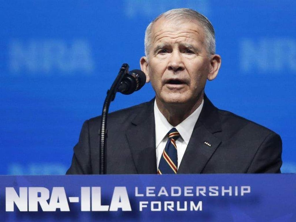 Oliver North auf der Jahrestagung der National Rifle Association (NRA) in Dallas. Foto: Sue Ogrocki/AP