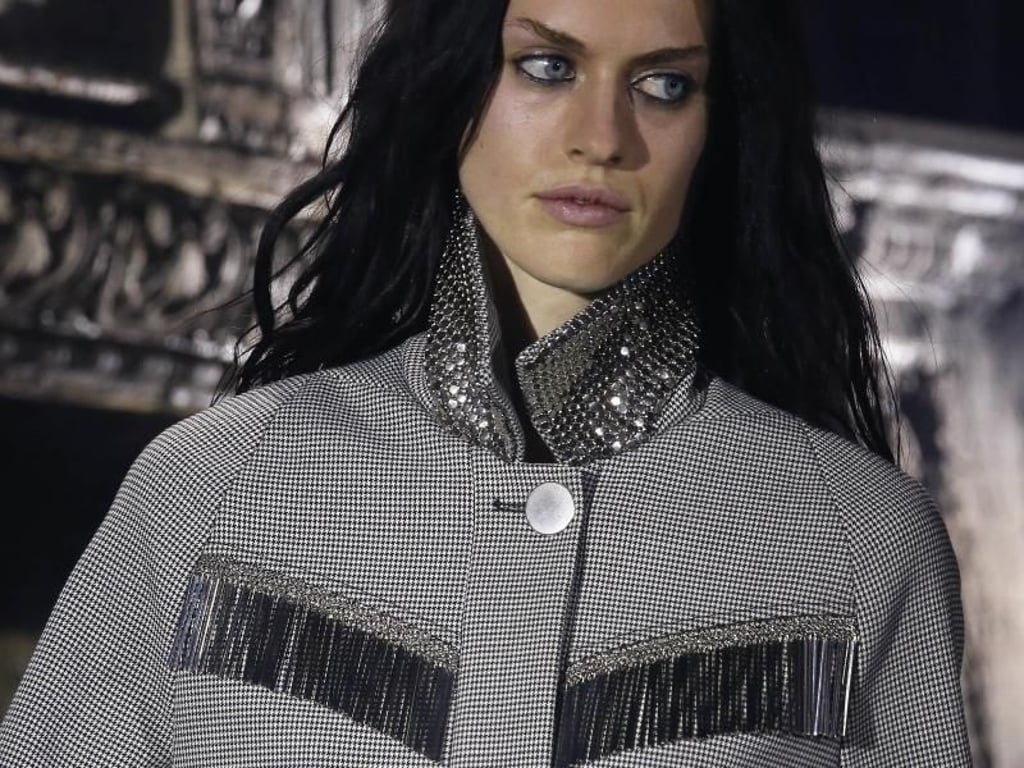 Eine Fransenjacke von Alexander Wang. Foto: Bebeto Matthews