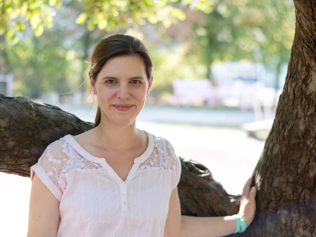 Svenja Stottmeister ist Grundschullehrerin an der Neuen Schule Wolfsburg und beobachtet, wie jeder Schüler einen eigenen Stil bei der Handschrift entwickelt. Foto: Gunda Mertin/dpa-tmn