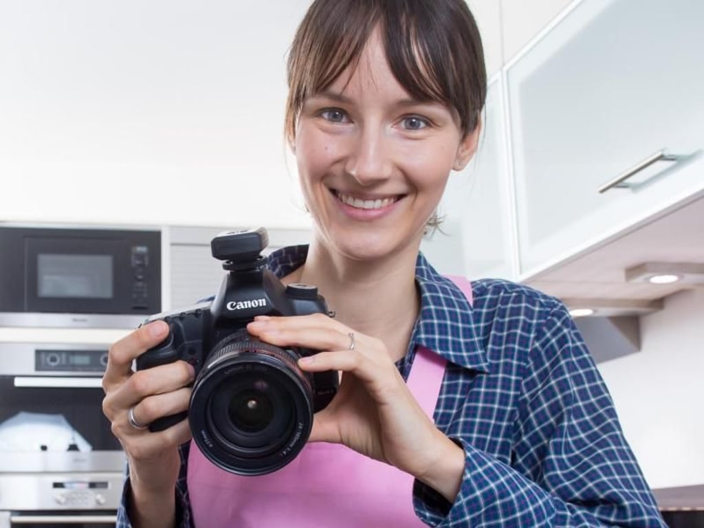Kathrin Runges Blog backenmachtgluecklich.de hat inzwischen eine treue Fangemeinde. Das liegt auch daran, dass sie einen engen Kontakt zu ihren Lesern hat und mit ihnen etwa über die Kommentarspalte interagiert. Foto: Tobias Hase