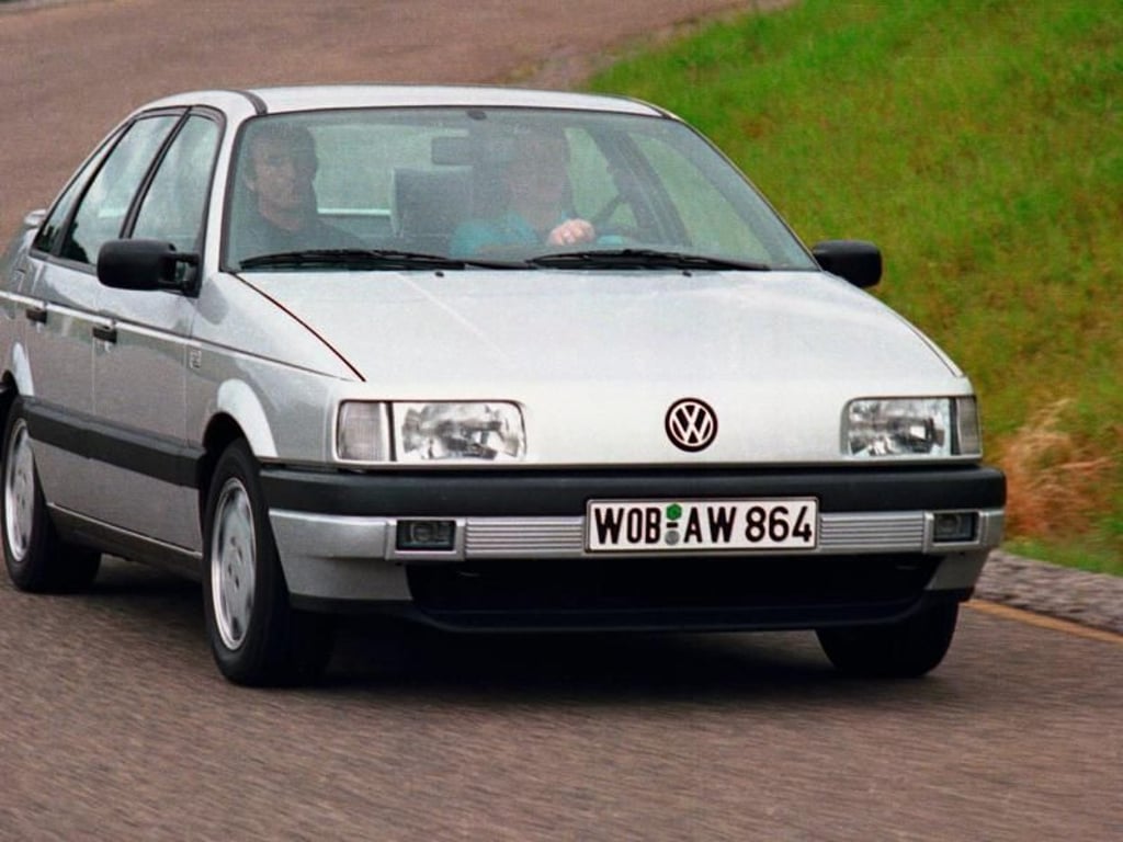 Nummer drei nach 1973: Der neue VW Passat (B3) kam als Stufenheck und als Kombi Variant auf den Markt. Foto: Volkswagen AG/dpa-tmn
