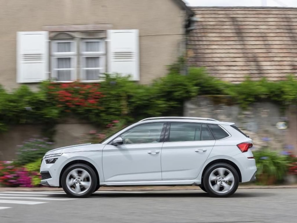 Mit einer Länge von 4,24 Metern ist der Kamiq in seinem Segement vergleichsweise groß. Foto: Skoda/dpa-infocom