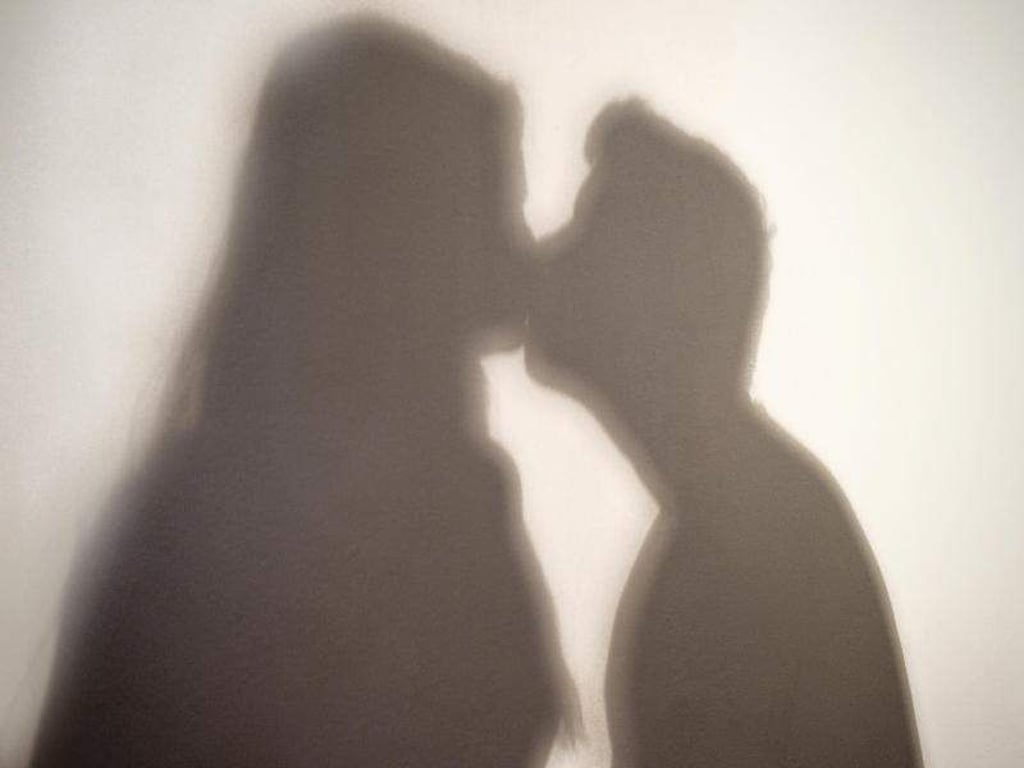 Vor allem deutsche Männer lieben das Abenteuer: 53 Prozent schrecken nicht vor liierten Frauen zurück. Bei den Frauen sind es 38 Prozent. Foto: Jan-Philipp Strobel