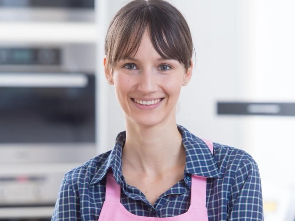 Kathrin Runge hat durch ihren Back-Blog viel über Social Media und Food-Fotografie gelernt. Auf backenmachtgluecklich.de präsentiert sie etwa Kuchen-Rezepte und Tipps zum Backen. Inzwischen verdient sie mit ihrem Blog auch Geld. Foto: Tobias Hase