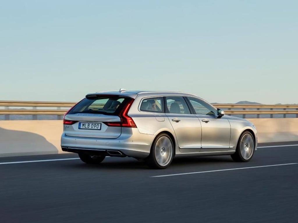 Kombi-Aufschlag: Den V90 bringt Volvo im September zu Preisen ab 45 800 Euro in den Handel. Damit ist der Wagen 3050 Euro teurer als das Stufenheckmodell. Foto: Volvo