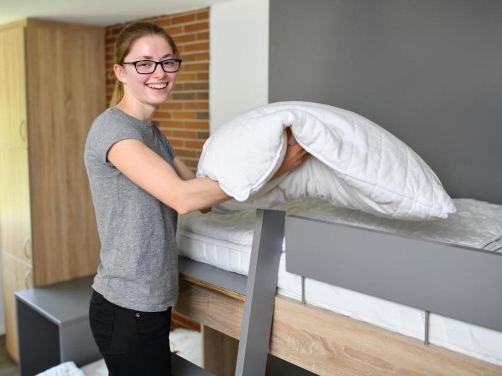 Frische Wäsche für die jungen Leute: Ihren Ausbildungsbetrieb, das EC Freizeit- und Schulungszentrum Dobel, hat Ruth Heizmann mit Bedacht gewählt: Sie wollte viel mit jungen Menschen zu tun haben. Foto: Uwe Anspach