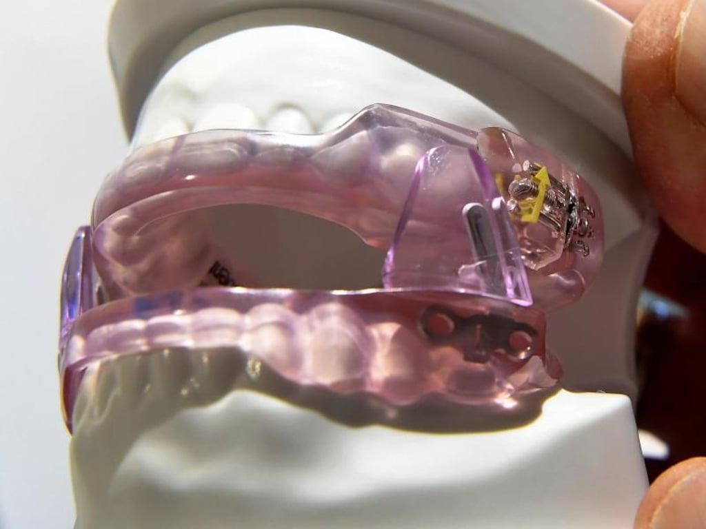 Eine moderne Anti-Schnarch-Schiene. Foto: Holger Hollemann