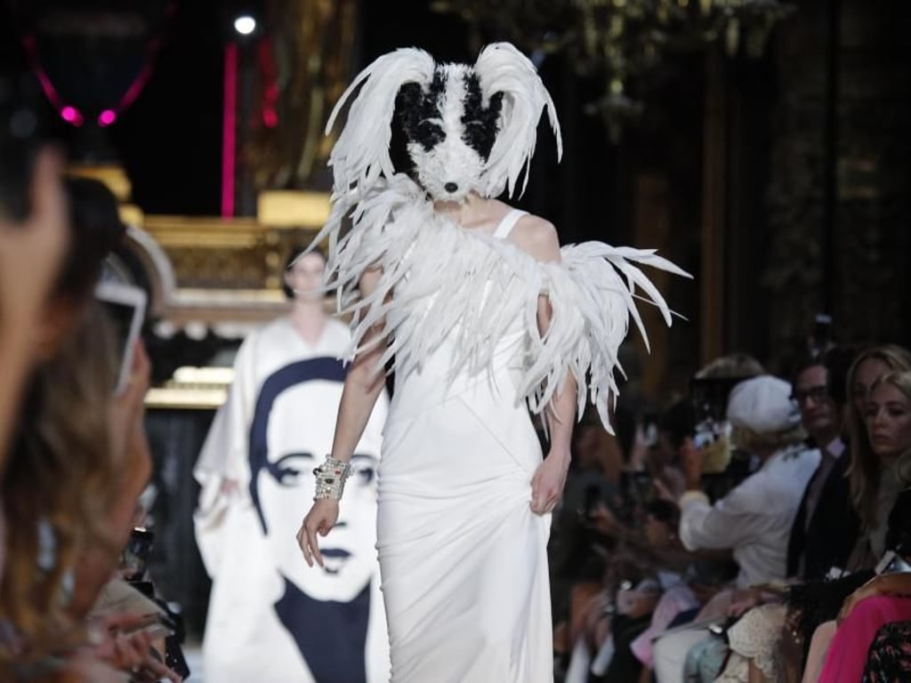 Eine märchenhafte Show von Schiaparelli. Foto: Francois Mori