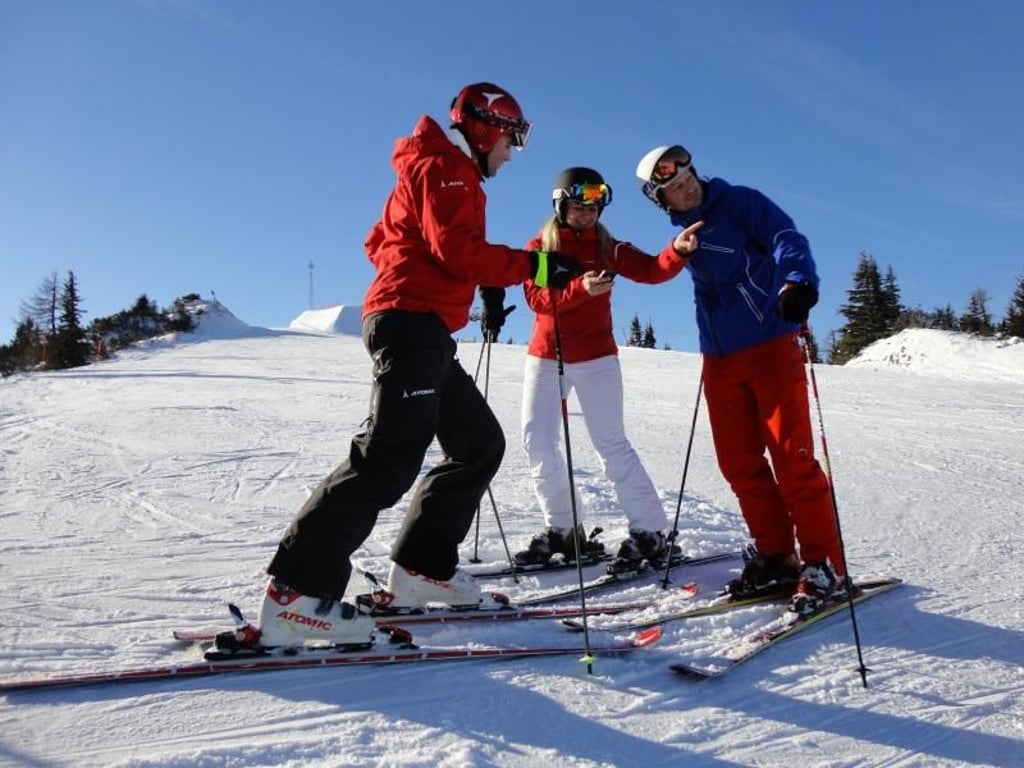 Orientierung per App, das funktioniert auch in Ski amadé. Das Skigebiet hat immerhin 760 Pistenkilometer - da kann man schon mal den Überblick verlieren. Foto: Ski amadé