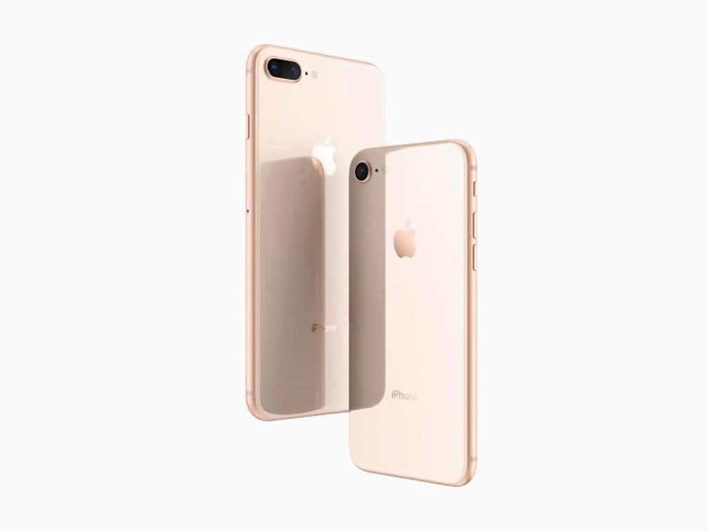 Apples neues iPhone 8 und iPhone 8 Plus haben nun auch eine Rückseite aus Glas. Foto: Apple Inc./dpa-tmn