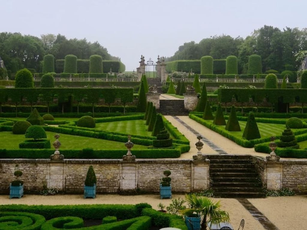 Symmetrie geht über alles im Garten von Château de Brécy. Foto: Daniela David
