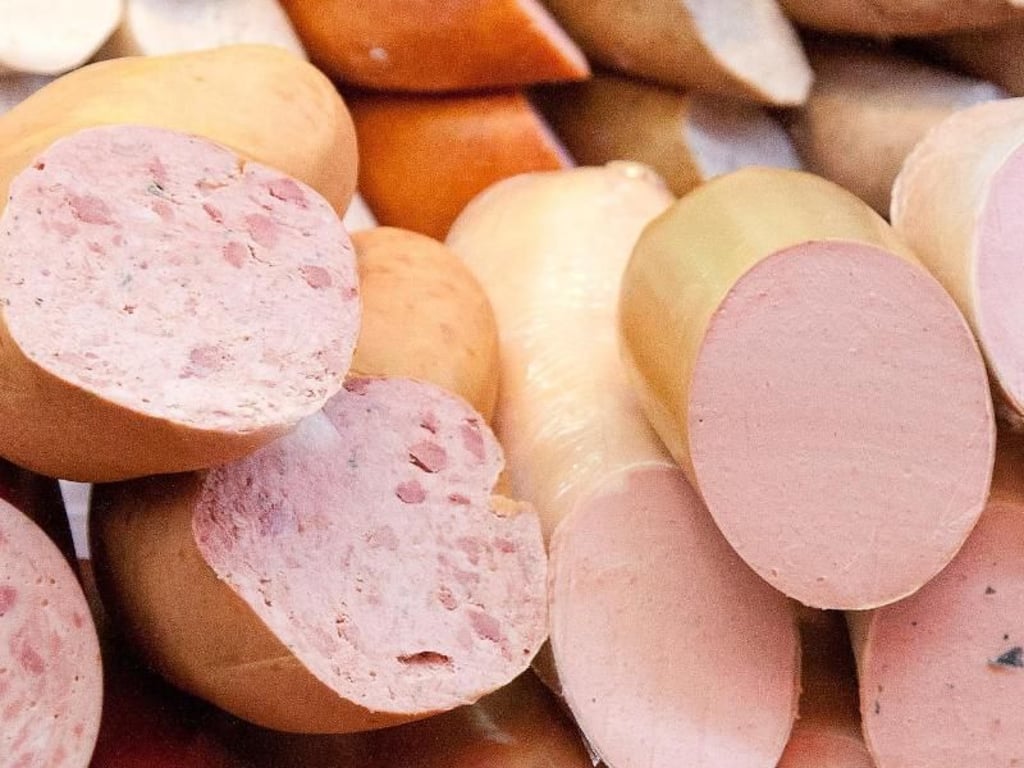 Ob Leber- oder Fleischwurst: Sie enthalten in der Regel viel Fett. Wer sich bewusst ernährt, sollte das einkalkulieren. Foto: Kai Remmers