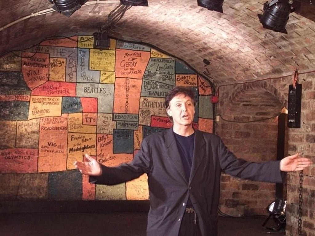 Ex-Beatle Sir Paul McCartney 36 Jahre nach dem Beatles-Auftritt im Cavern Club. Foto: Phil Noble