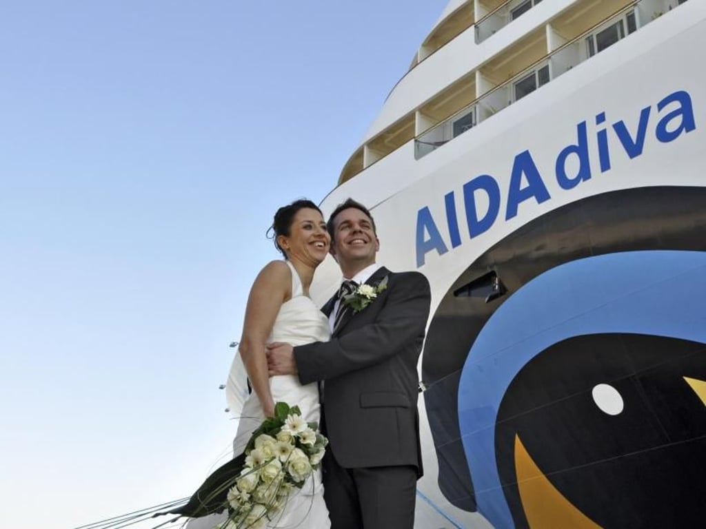 Heiraten auf See - auch bei Aida: Die Hochzeit auf einem Kreuzfahrtschiff ist ein besonderer Weg, um in den Hafen der Ehe zu fahren. Foto: Aida Cruises