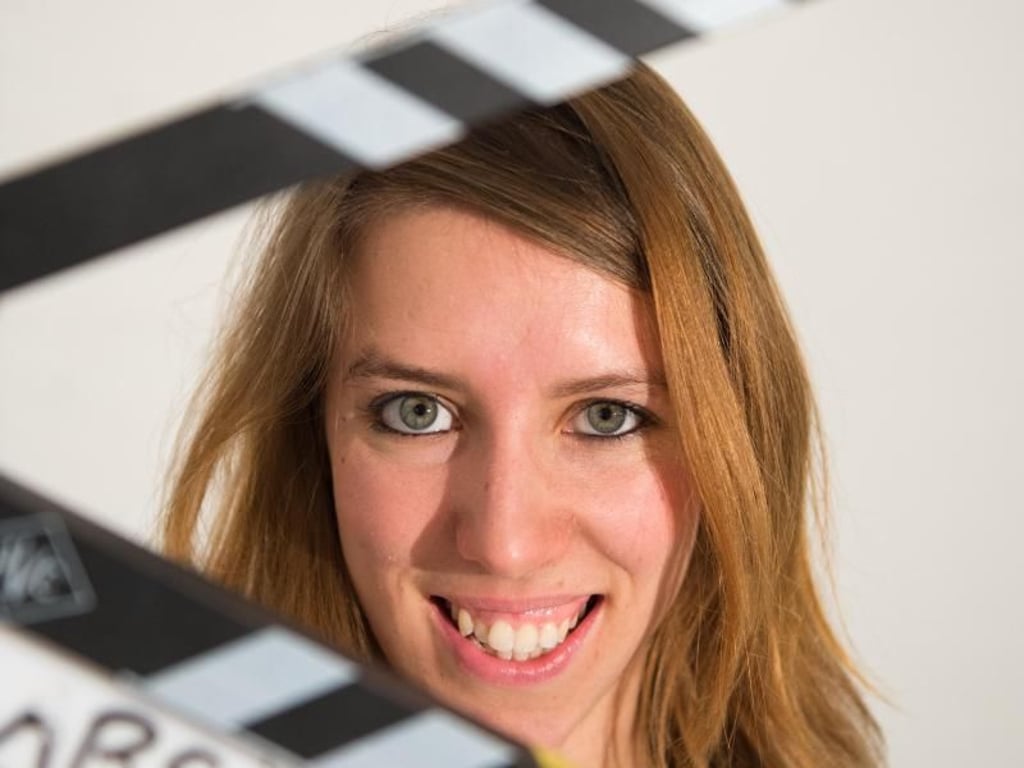 Und Klappe: Ewa Wikiel studiert Regie an der Deutschen Film- und Fernsehakademie Berlin (dffb). Die Auswahlverfahren für Filmhochschulen sind häufig schwer. Denn Bewerber müssen mehrere Runden überstehen. Foto: Inga Kjer