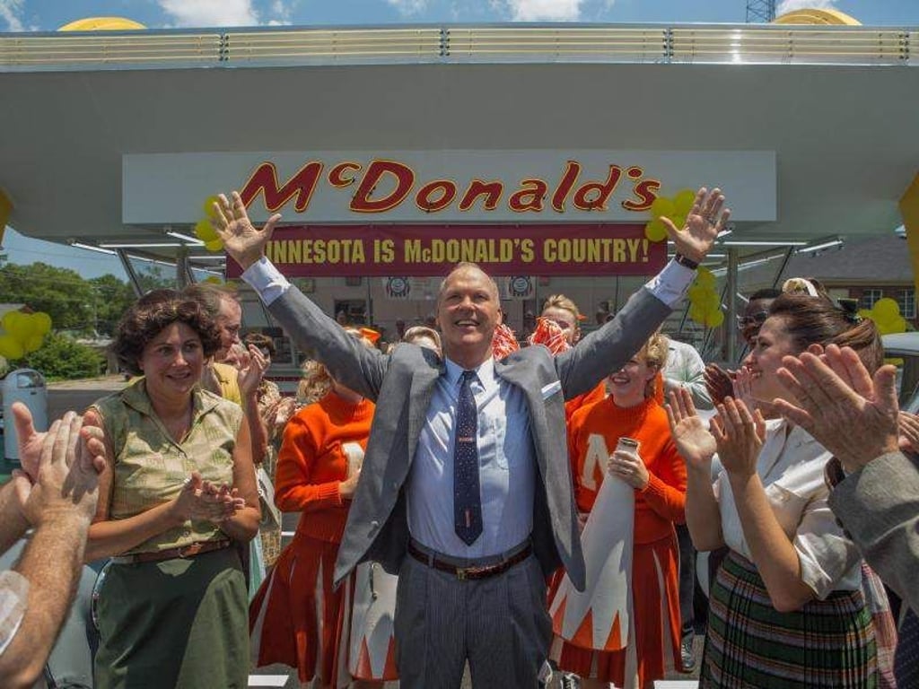 Michael Keaton spielt in «The Founder» den Handelsvertreter Ray Kroc, der der Fast-Food-Kette McDonald's zum Erfolg verhilft. Foto: Splendid Film GmbH