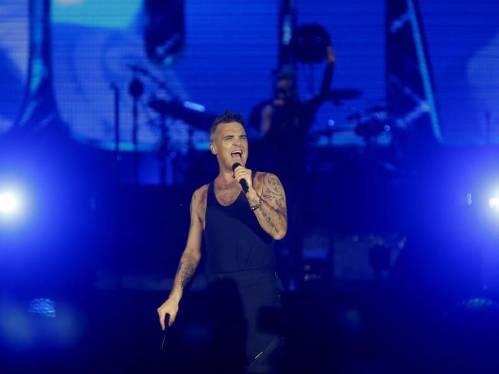 Robbie Williams ist nicht mehr ganz so viel unterwegs. Foto: Zurab Kurtsikidze