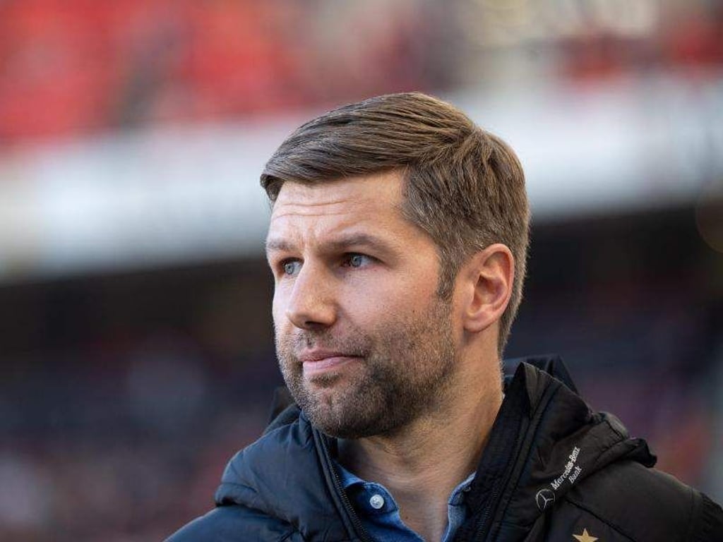 Thomas Hitzlsperger, Sportvorstand des VfB Stuttgarts, wünscht sich einen Trainer der für attraktiven Fußball steht. Foto: Sebastian Gollnow