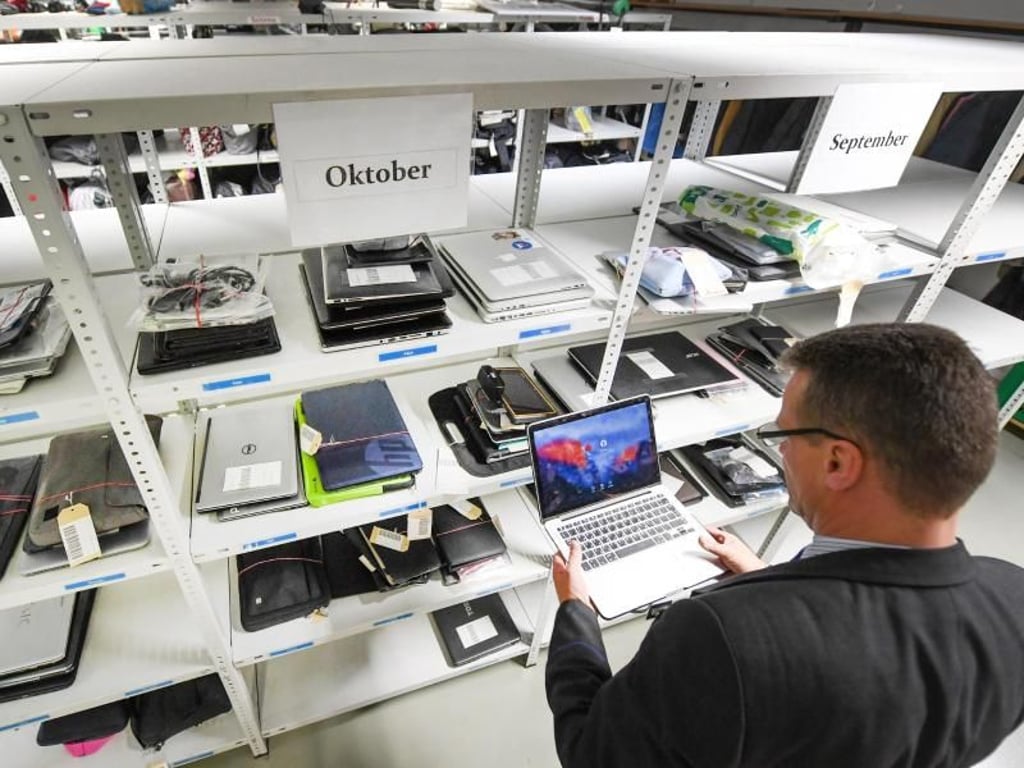Ganz auf das Fundbüro verzichten können Finder nicht. Denn im Zweifel müssen Fundsachen dort abgegeben werden, wenn der Besitzer sich auf anderen Wegen nicht finden lässt. Foto: Arne Dedert
