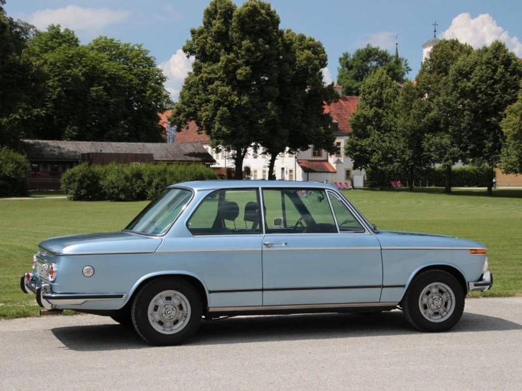 Klassiker mit Bodenhaftung: Laut Experten kosten fahrbereite BMW 02 in einem soliden Zustand circa 10 bis 12 000 Euro. Foto: Thomas Geiger