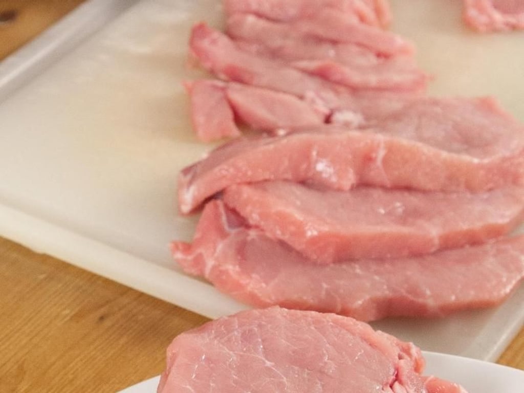 Der Konsum von Schweinefleisch wie diesem geht in Deutschland etwas zurück. Stattdessen essen die Menschen mehr Rind oder Geflügel. Foto: Kai Remmers