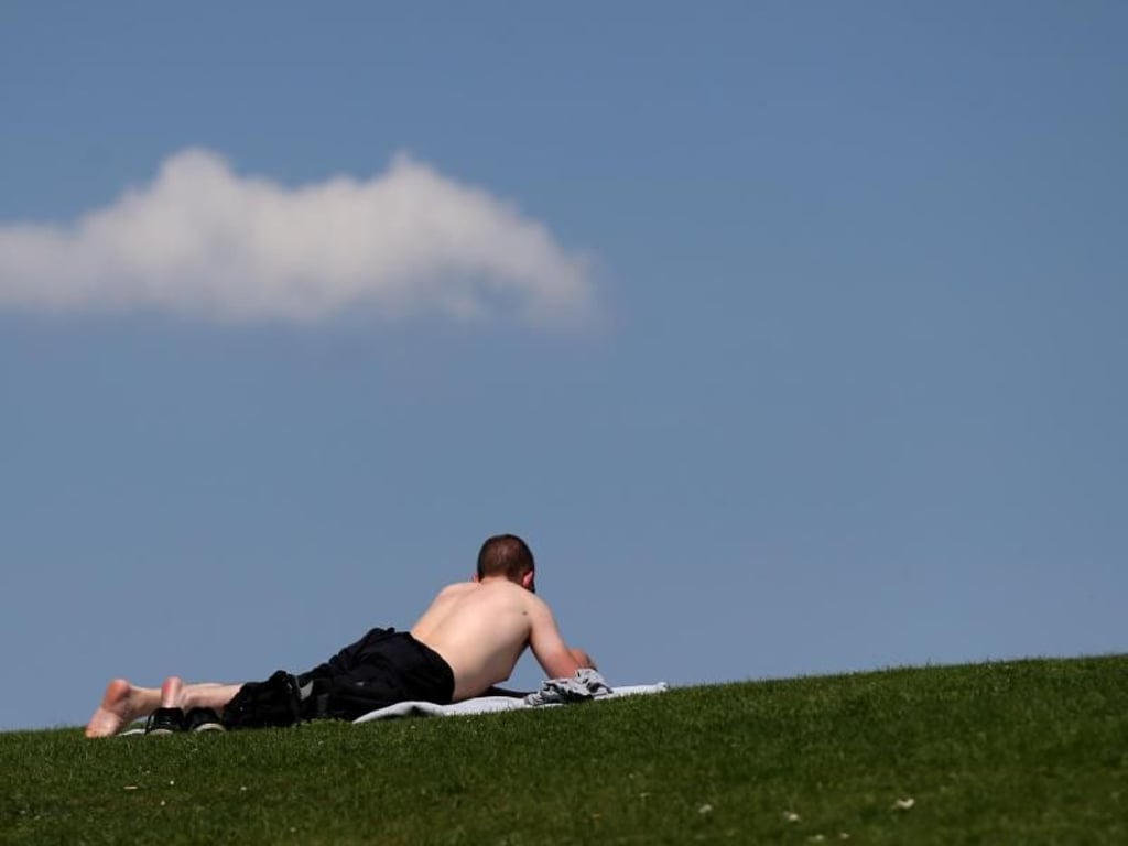 Für die Studie «Freizeit-Monitor» wurden im Mai und Juni 3000 Bundesbürger befragt. Viele wollen einfach nur entspannen. Foto: Axel Heimken