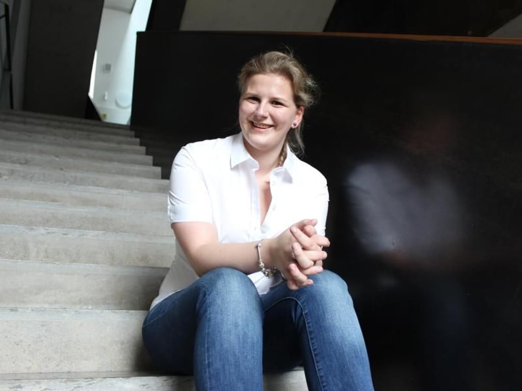 Gut organisiert zum Abschluss: Marie-Therese Ziereis kennt vom Jura-Studium einen hohen Leistungsdruck. Sie empfielt, das Studium von Anfang an ernst zu nehmen und auf ausreichend Auszeiten zu achten. Foto: Friederike Ebeling