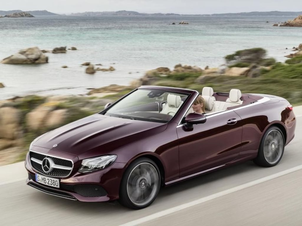 Offen ab September: Das Cabrio der E-Klasse von Mercedes-Benz soll erst im Herbst auf den Markt kommen. Foto: Daimler AG/dpa-tmn