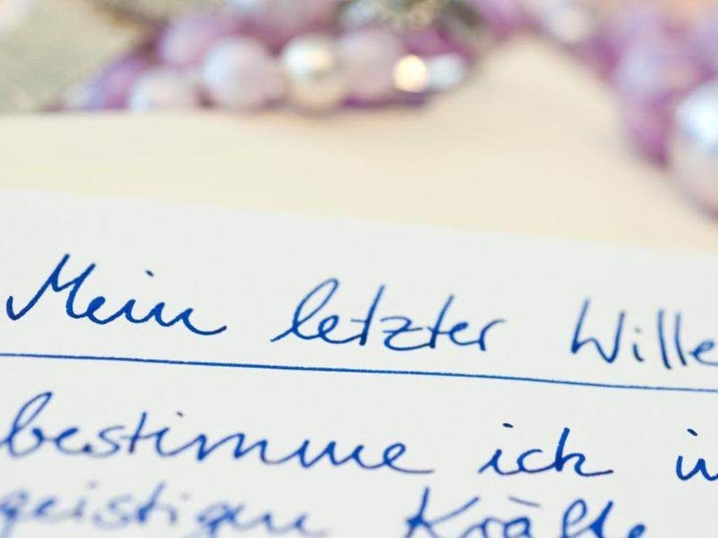 Mit einem Testament können auch Menschen von der Erbfolge ausgeschlossen werden. In diesem Falle spricht man von einem Negativtestament. Foto: Andrea Warnecke