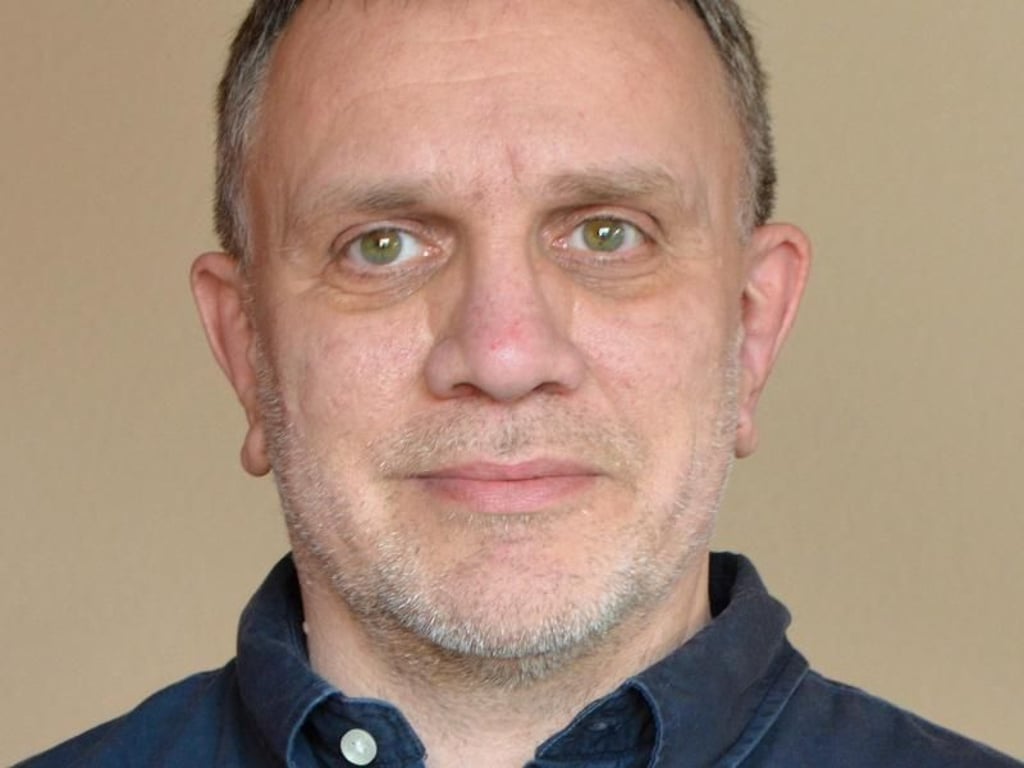 Ulric Ritzer-Sachs ist Erziehungsberater von der Onlineberatung der Bundeskonferenz für Erziehungsberatung. Foto: Nico Sachs