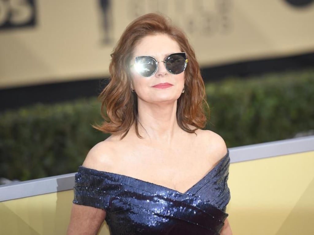 Cool mit Brille und ein Dress von Alberta Feretti: Susan Sarandon bei den SAG-Awards. Foto: Kevin Sullivan/ZUMA Wire