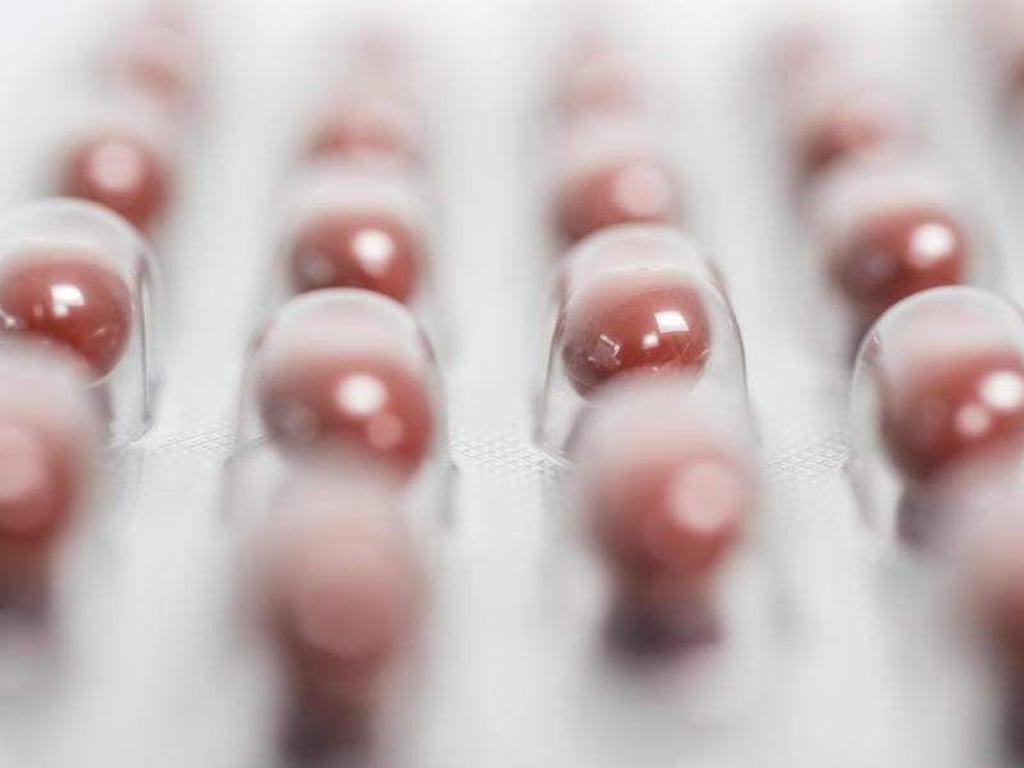 Statt Kapseln mit Vitaminen oder anderen Nährstoffen zu schlucken, sollten Gesundheitsbewusste auf eine abwechslungsreiche Kost setzen. Foto: Robert Günther