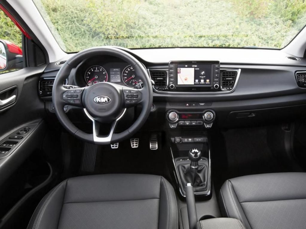 Der Kia Rio sieht innen schick aus. Die Schalter fassen sich gut an, und die Displays sind gestochen scharf. Foto: Kia