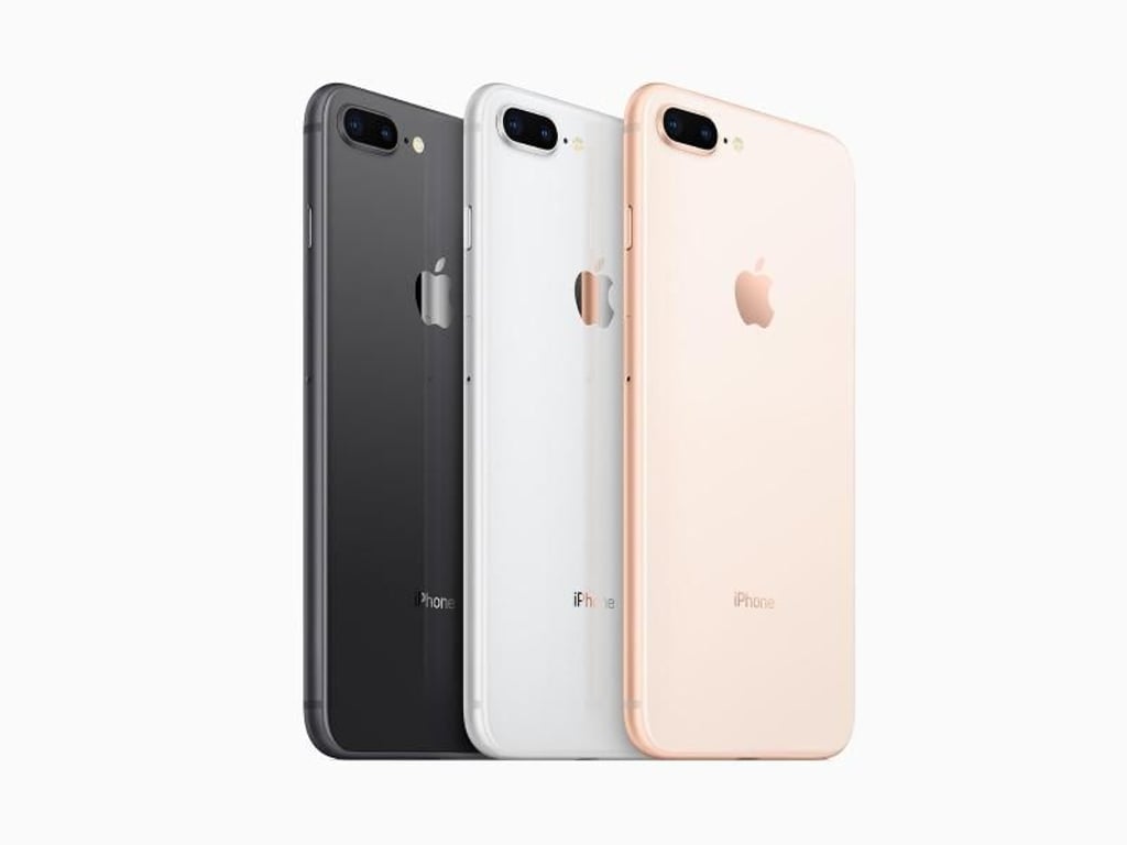 Das iPhone 8 und das größere iPhone 8 Plus kommen zunächst in drei Farben in den Handel. Foto: Apple Inc./dpa-tmn