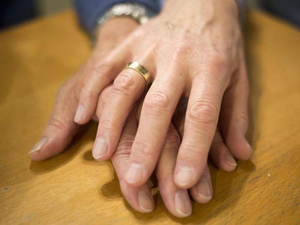 Homosexuelle Paare haben immer noch mit vielen Vorurteilen zu kämpfen. Foto: Daniel Naupold/dpa