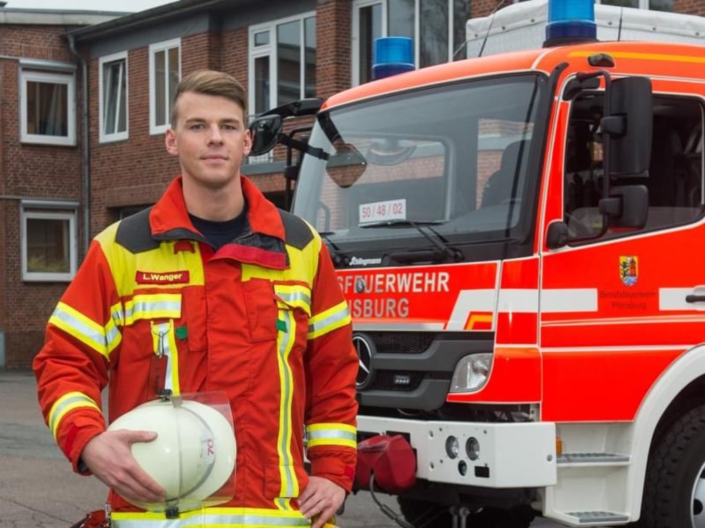 Gerüstet für den Einsatz: Wanger in seiner Einsatzschutzkleidung. Foto: Benjamin Nolte