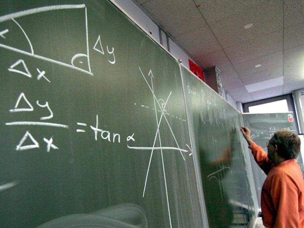 Mathematik-Unterricht. Foto: Roland Holschneider/Archiv