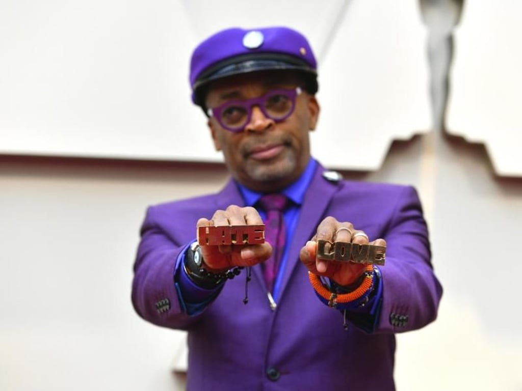 Spike Lee zeigt seine Love-Hate-Ringe aus seinem Film «Do The Right Thing». Foto: Jordan Strauss/Invision/AP