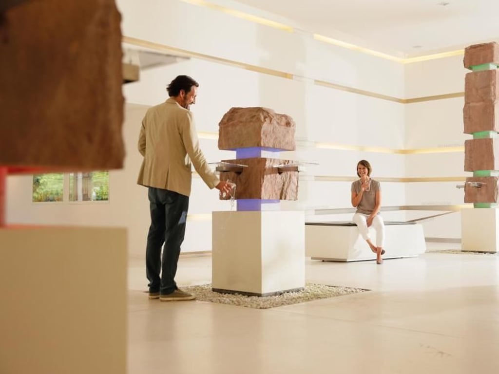 Reduziert und modern sieht die Heilquellen-Lounge aus. Foto: Staatl. Kurverwaltung Bad Brückenau